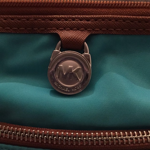 Michael Kors Kempton Crossbody - Picture 3 of 5